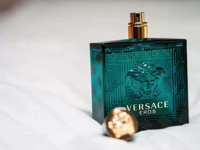 Can You Wear Men’s Cologne in ANY Climate? [Answered in 2023]